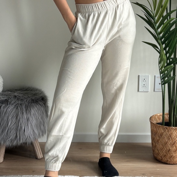 Jogger - Picture 1 of 2